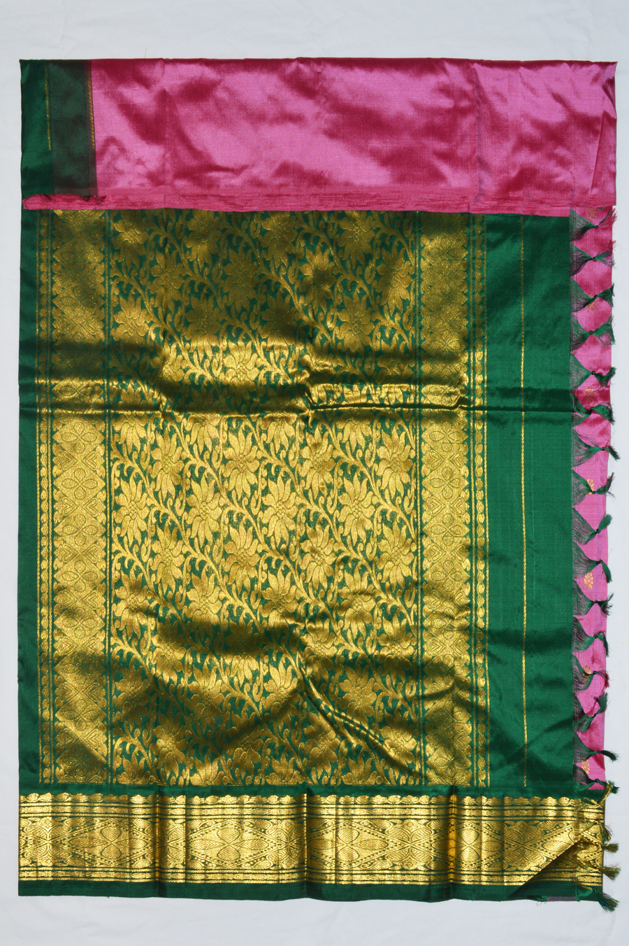 Temple Saree 2472